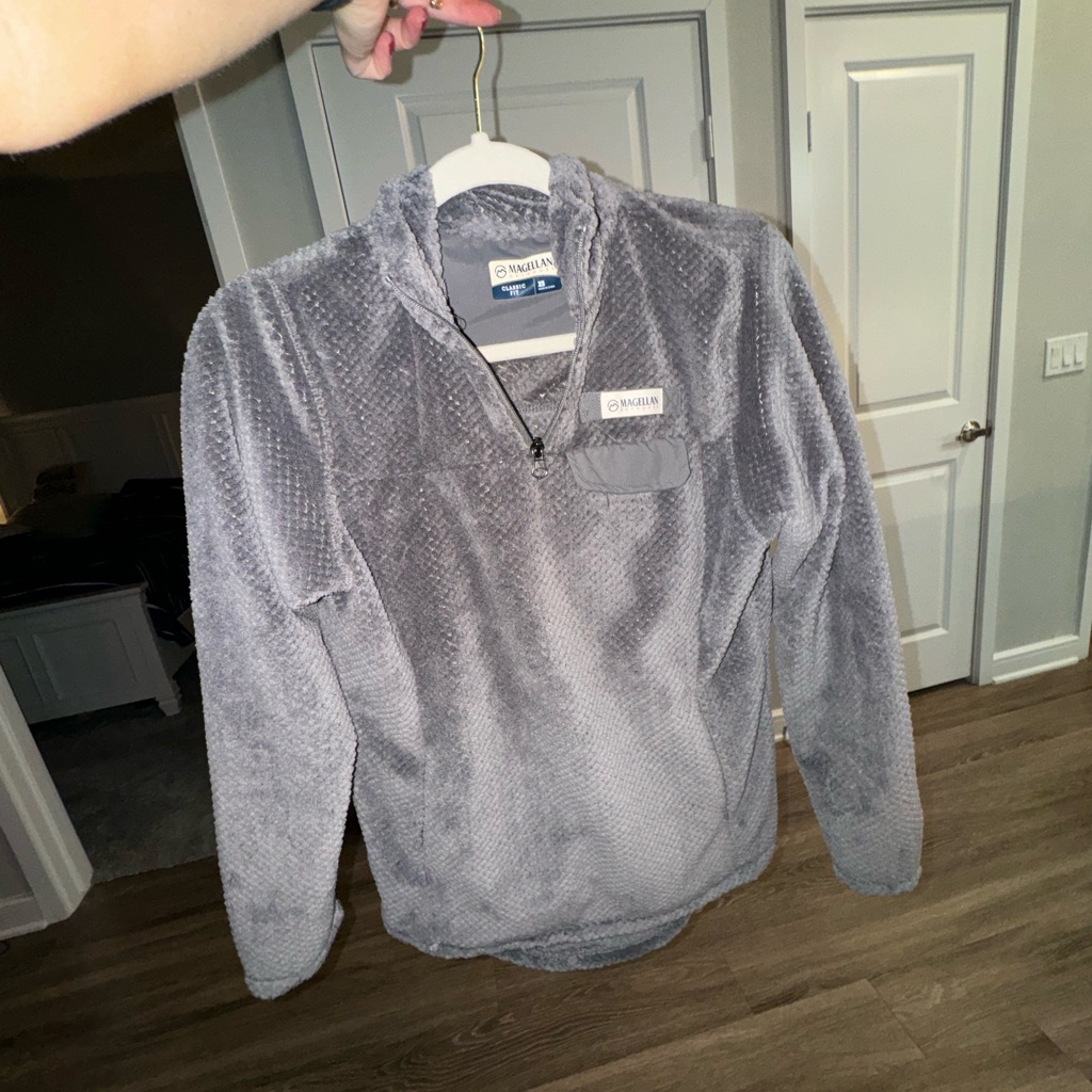 Magellan Pull Over